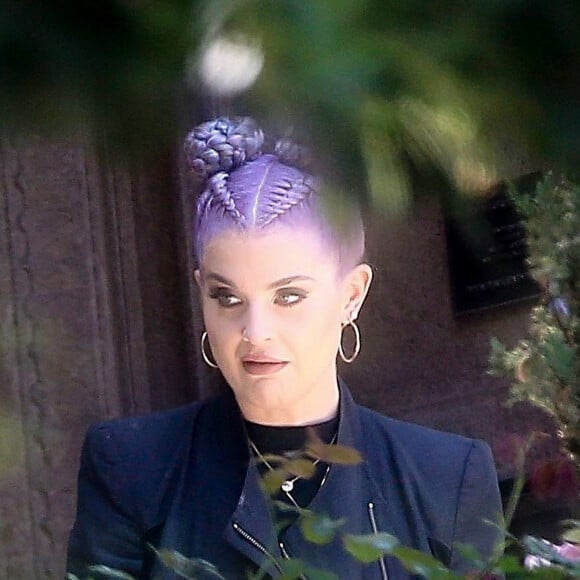 Exclusif - Kelly, Sharon et Jack Osbourne filment "The Osbourne's Night of Terror" dans leur résidence de Los Angeles, le 4 août 2020.