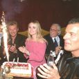  25e anniversaire de Laeticia Hallyday avec son mari Johnny au VIP Room avec Jean-Roch en 2000 
  