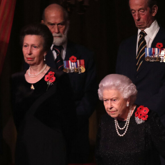 La reine Elisabeth II d'Angleterre, la princesse Anne, le prince Michael de Kent, le prince Edward, comte de Wessex et le prince Charles - La famille royale d'Angleterre au Royal Albert Hall pour le concert commémoratif "Royal British Legion Festival of Remembrance" à Londres. Le 10 novembre 2018