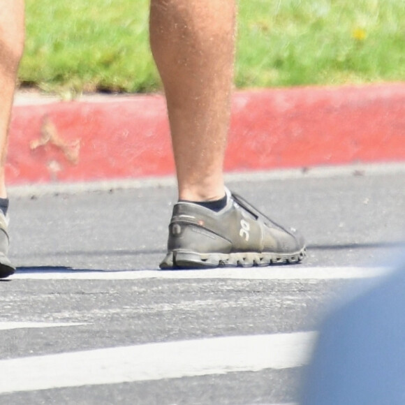 Exclusif - Lea Michele enceinte et son mari Zandy Reich se promènent en amoureux à Los Angeles pendant l'épidémie de coronavirus (Covid-19), le 9 août 2020. Backgrid USA / Bestimage