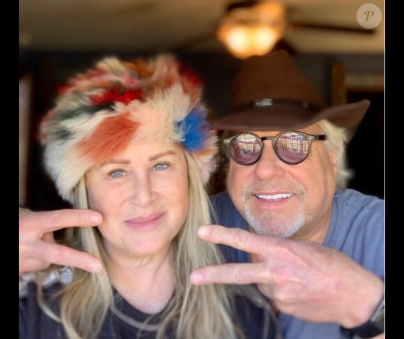 Kelly Stone, la soeur de Sharon Stone, et son époux Bruce. Photo partagée sur Instagram le 16 août 2020.