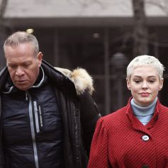 Rose McGowan arrive au tribunal de New York pour le procès d'Harvey Weinstein, le 6 janvier 2020.