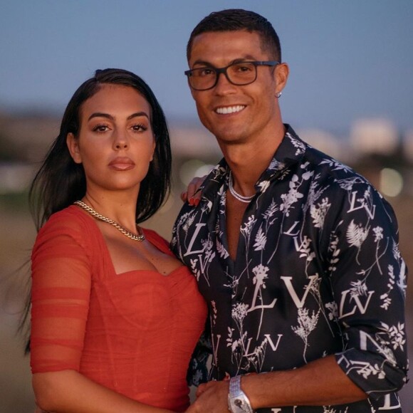 Cristiano Ronaldo a partagé cette photo de lui avec sa chérie Georgina, sur Instagram.