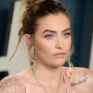 Paris Jackson assiste à la soirée "Vanity Fair Oscar Party" après la 92ème cérémonie des Oscars 2019 au Wallis Annenberg Center for the Performing Arts. Elle porte une robe Haute Couture, Atelier Versace. Los Angeles, le 9 février 2020.