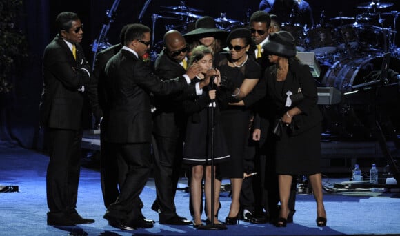 Paris Jackson et le reste de la famille Jackson aux funérailles de Michael Jackson à Los Angeles, au Staples Center, le 7 juillet 2009. 