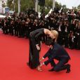Virginie Efira et son compagnon Niels Schneider (accident de lacets) - Montée des marches du film "Sibyl" lors du 72ème Festival International du Film de Cannes. Le 24 mai 2019 © Jacovides-Moreau / Bestimage