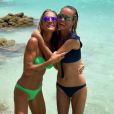 Laeticia Hallyday radieuse en bikini à Saint Barth avec sa copine Liliane Jossua. Instagram.