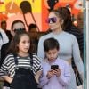 Jennifer Lopez fait du shopping avec ses enfants Emme et Maximilian et sa soeur à Miami le 16 février, 2019 16/02/2019 - Miami