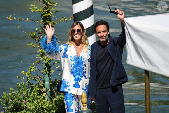 Anthony Delon et sa compagne Sveva Alvit arrivent à l'hôtel Excelsior lors de la 77ème édition du festival international du film de Venise (Mostra) le 2 septembre 2020.