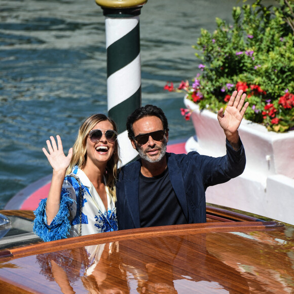 Anthony Delon et sa compagne Sveva Alvit arrivent à l'hôtel Excelsior lors de la 77ème édition du festival international du film de Venise (Mostra) le 2 septembre 2020.