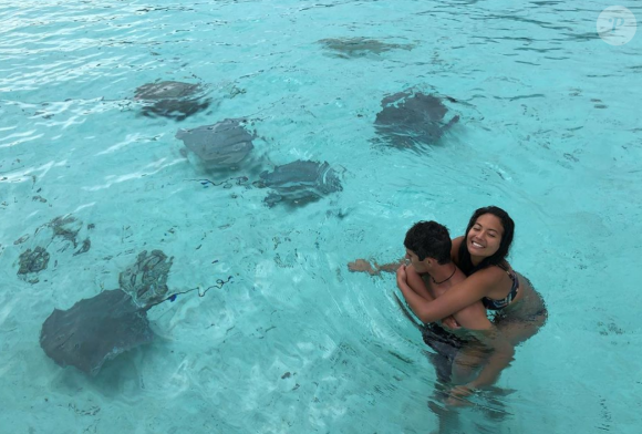 Vaimalama Chaves en vacances à Bora Bora avec son compagnon