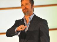 Brad Pitt continue son show en Espagne : élégant, décontracté, bien chaussé... mais très poilu !