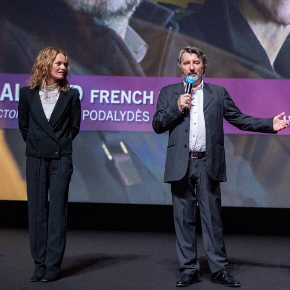 Vanessa Paradis, Bruno Podalydès et guest, Luana Bajrami - Avant-première du film "Les Deux Alfred" lors du 46ème Festival du Cinéma Américain de Deauville, le 6 septembre 2020. © Oliver Borde / Bestimage