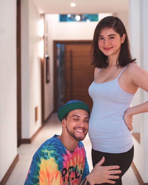 Billy Crawford pose avec sa femme enceinte sur Instagram