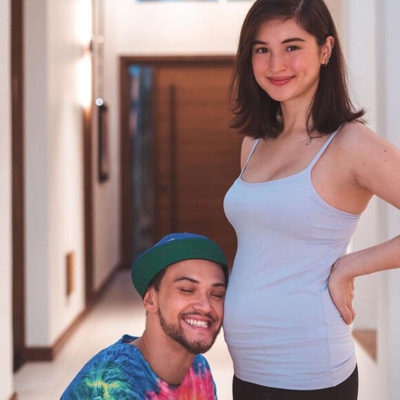 Billy Crawford pose avec sa femme enceinte sur Instagram