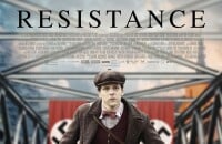 Bande-annonce du film "Resistance", avec Jesse Eisenberg, Ed Harris et Clémence Poésy.