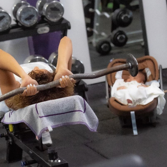 Estelle Mossely à la salle de gym, avec son fils Magomed. Juillet 2020.