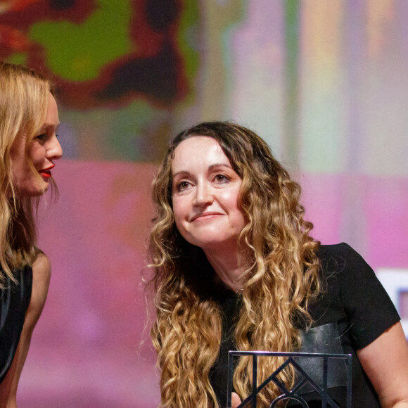 Vanessa Paradis et Sabrina Doyle (Prix du Jury pour le film "Lorelei ") lors de la cérémonie de clôture du 46e Festival du Cinéma Américain de Deauville, le 12 septembre 2020. © Olivier Borde/Bestimage