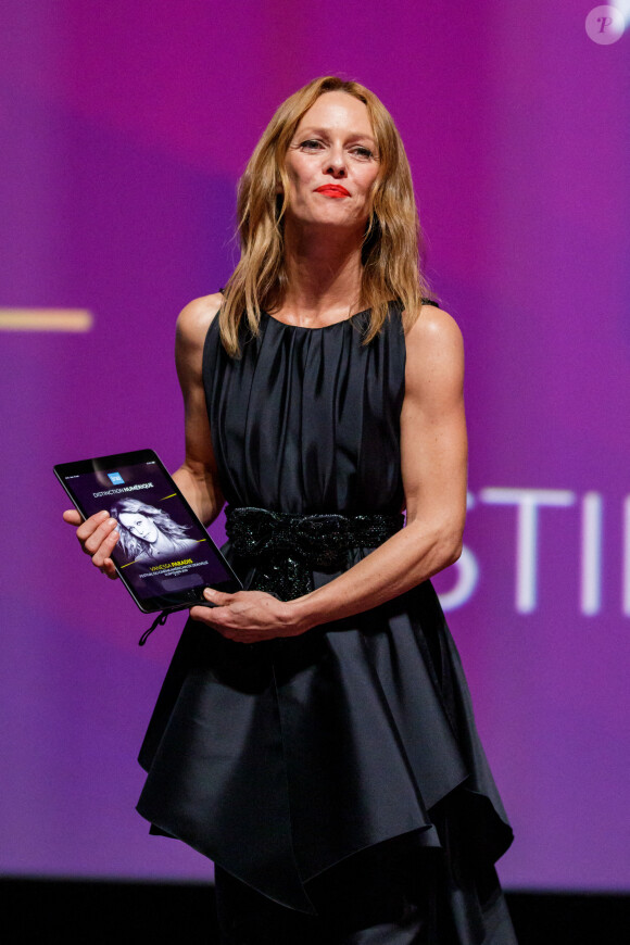 Vanessa Paradis lors de la cérémonie de clôture du 46e Festival du Cinéma Américain de Deauville, le 12 septembre 2020. © Olivier Borde/Bestimage