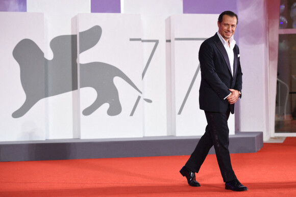 Stefano Accorsi - Red carpet de la cérémonie de clôture de la 77ème édition du Festival international du film de Venise, la Mostra. Le 12 septembre 2020