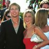 Brad Pitt et Jennifer Aniston aux Emmy Awards en 2000 à Los Angeles. 