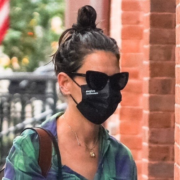 Exclusif - Katie Holmes va faire ses courses dans les rues de New York