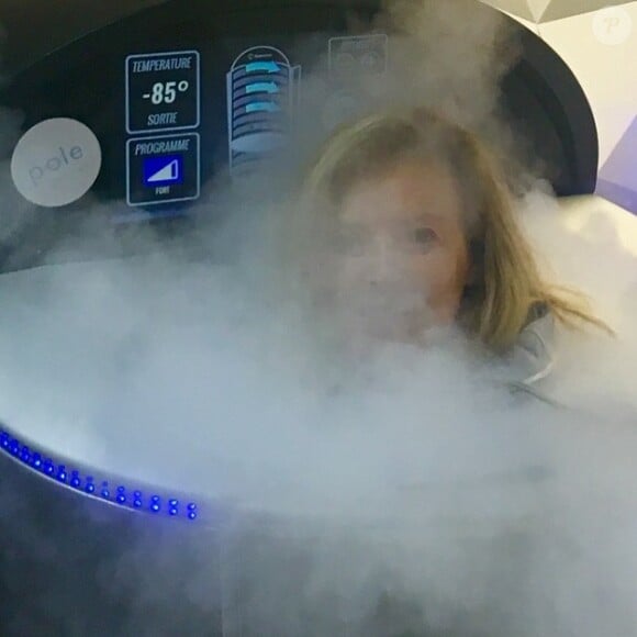 Valérie Trierweiler en séance de cryothérapie pour préparer le Défi d'Elles. Septembre 2020.