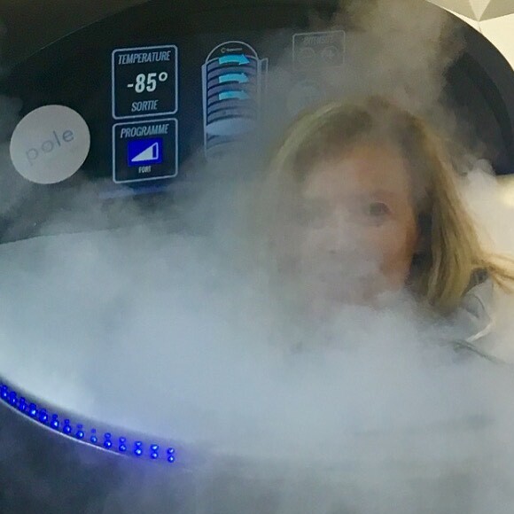 Valérie Trierweiler en séance de cryothérapie pour préparer le Défi d'Elles. Septembre 2020.
