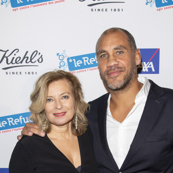 Exclusif - Valérie Trierweiler et son compagnon Romain Magellan - 2ème soirée de Gala au profit de l'association nationale "Le Refuge" et de ses actions de soutien aux jeunes LGBT+ victimes d'homophobie ou de transphobie, au théâtre des Folies Bergère à Paris, le 18 novembre 2019.  © Gorassini/Perusseau/Bestimage 