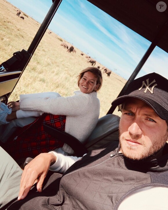 Lucas Pouille et sa femme Clémence lors de leur lune de miel, au Kenya, en novembre 2020.
