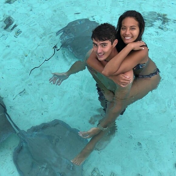 Vaimalama Chaves, Miss France 2019 désormais chanteuse, est en couple avec Nicolas Fleury.