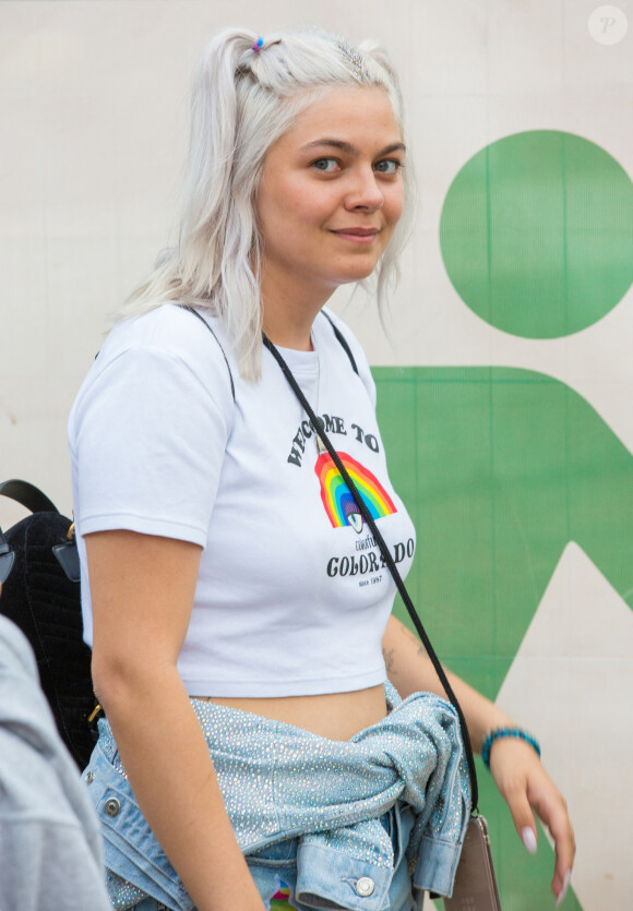 Louane est venue assister au concert de son amie Angèle pendant le Main Square Festival à Arras en France, le 4 juillet 2019. 