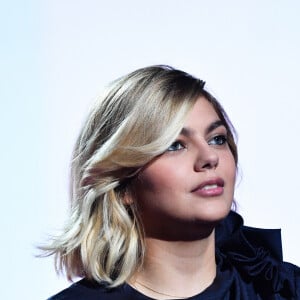 Exclusif - Louane Emera - Emission "Un soir en direct avec Patrick Bruel" au Palais des Sports en l'honneur du chanteur pour ses 35 ans de carrière sur France 2, le 3 novembre 2018. © Perusseau-Gaffiot/Bestimage 