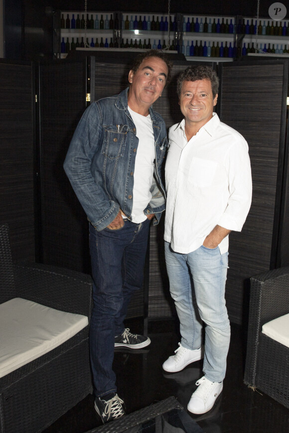 Exclusif - Les Chevaliers du Fiel (Francis Ginibre et Éric Carrière) - Backstage de l'enregistrement de l'émission " Surprise Sur Prise ", présentée par L.Thilleman et D.Jack'sman, qui sera diffusée en prime time le 26 septembre sur France 2 © Jack Tribeca / Bestimage