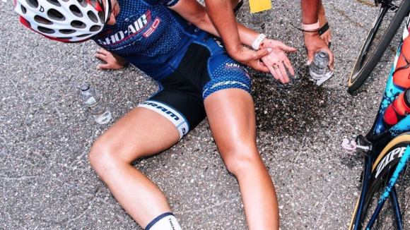 Chloé Dygert fait une chute sanglante à vélo : la cycliste montre sa grave blessure