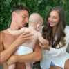 Florian Thauvin, sa compagne Charlotte Pirroni et leur fils Alessio. Août 2020.