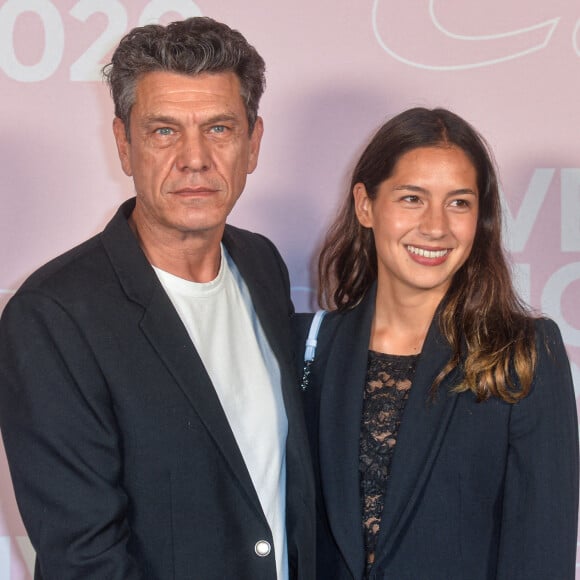 Marc Lavoine et Line Papin - Photocall du défilé Etam Live Show 2020 à Paris le 29 septembre 2020. © Pool Agence Bestimage