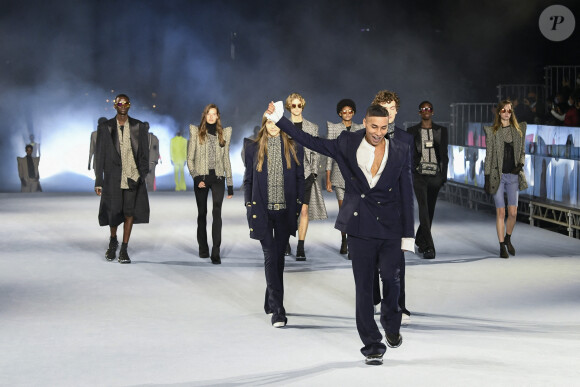 Défilé de mode prêt-à-porter printemps-été 2021 "Balmain" à l'Institut National des Jeunes Sourds à Paris. Le 30 septembre 2020