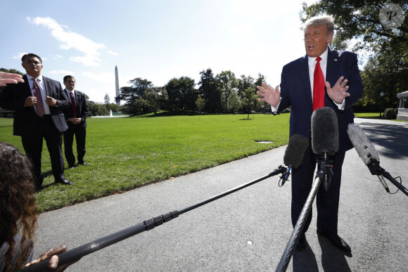 Donald Trump en conférence de presse à la Maison Blanche à Washington, avant son départ pour son meeting à Duluth. Le 30 septembre 2020