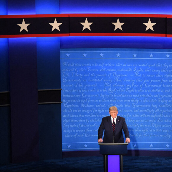Présidentielle américaine : Premier débat entre Donald Trump et Joe Biden à Cleveland dans l'Ohio. Les deux candidats à la présidence des Etats-Unis s'affronteront sur six thèmes, dont la nomination polémique d'une juge à la Cour suprême et la crise sanitaire qui secoue le pays. Le 29 septembre 2020