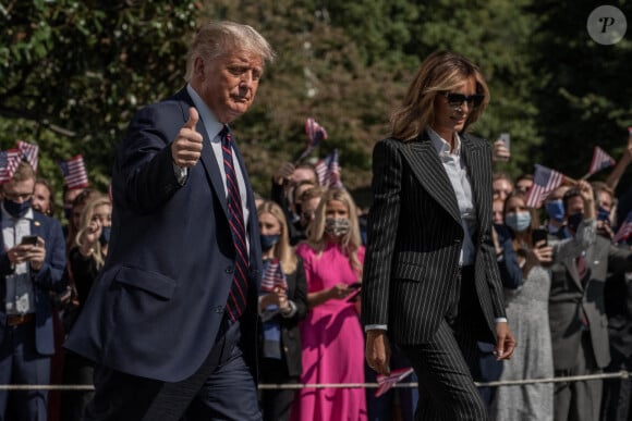Le président Donald Trump et la première dame Melania Trump quittent La Maison Blanche pour se rendre à Cleveland dans l'Ohio, le 29 septembre 2020