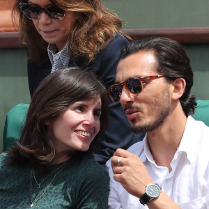 Louise Monot et son compagnon Samir Boitard - Les célébrités dans les tribunes lors des internationaux de France de Roland-Garros à Paris, le 4 juin 2017. © Dominique Jacovides-Cyril Moreau/Bestimage