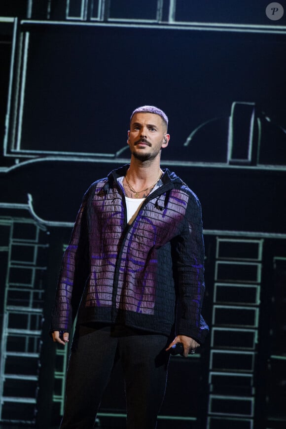 Exclusif - Exclusif - No Web - M. Pokora (Matt Pokora) - Enregistrement de l'émission "Spectaculaire" présentée par J.M.Généreux, qui sera diffusée le 3 octobre sur France 2, à La Plaine Saint-Denis. Le 22 septembre 2020 Spectaculaire, c'est le spectacle de tous les spectacles : un divertissement exceptionnel pour toute la famille avec les 12 meilleurs numéros visuels du moment. Issus de toutes les disciplines du spectacle vivant, cette nouvelle émission réunit sur scène des artistes prestigieux venus du monde entier. Magie, numéro aérien, danse acrobatique, mains à mains, chant, music-hall...Tous les arts de la scène seront représentés pourvu qu'ils soient spectaculaires ! Spectaculaire, c'est un show inédit conçu comme une immersion au plus près des artistes et de leurs créations. Chaque numéro sera ainsi sublimé par le décor, la réalisation mais aussi par une mise en scène et une mise en lumière sur-mesure, notamment grâce à la technologie du mapping (technique de projection dynamique et interactive). Jean-Marc Généreux, notre maître de cérémonie, recevra également 4 artistes. En fin d'émission, le public présent dans la salle décernera un " prix spécial du public " à son numéro " coup de coeur " qui recevra le trophée spectaculaire. © Pierre Perusseau / Bestimage 