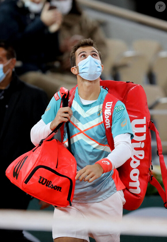 Hugo Gaston s'incline en 8ème de finale des internationaux de France de Roland Garros face à Dominic Thiem le 4 octobre 2020. © Dominique Jacovides / Bestimage