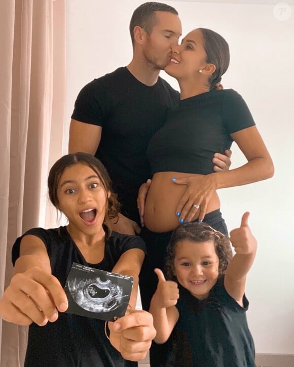 Wafa enceinte de son troisième enfant, photo avec Oliver, Manel et Jenna, Instagram, septembre 2020