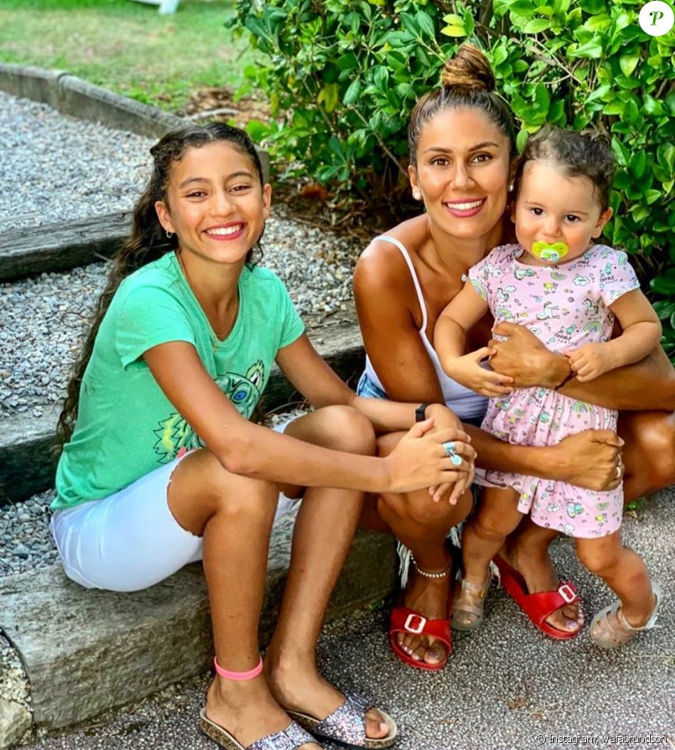Wafa avec ses filles Manel et Jenna, le 31 mars 2020