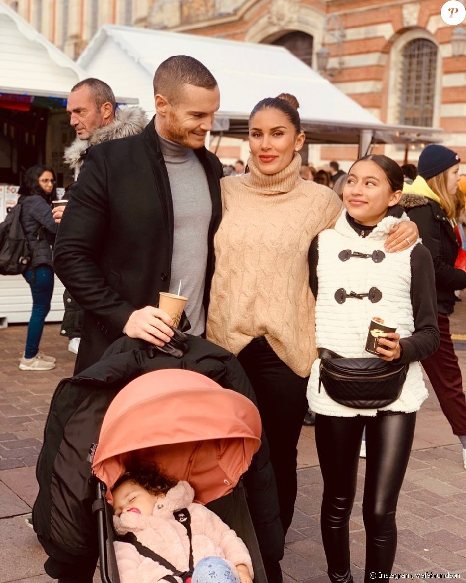 Wafa avec son mari Oliver et ses filles Manel et Jenna, novembre 2019