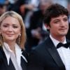 Niels Schneider et sa compagne Virginie Efira - Montée des marches du film "Hors Normes" pour la clôture du 72e Festival International du Film de Cannes. Le 25 mai 2019.