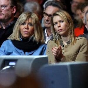 Brigitte Macron (Trogneux) et sa fille Tiphaine Auzière - Le candidat du mouvement "En Marche!" Emmanuel Macron en meeting au Zénith à Lille. © Dominique Jacovides / Bestimage 