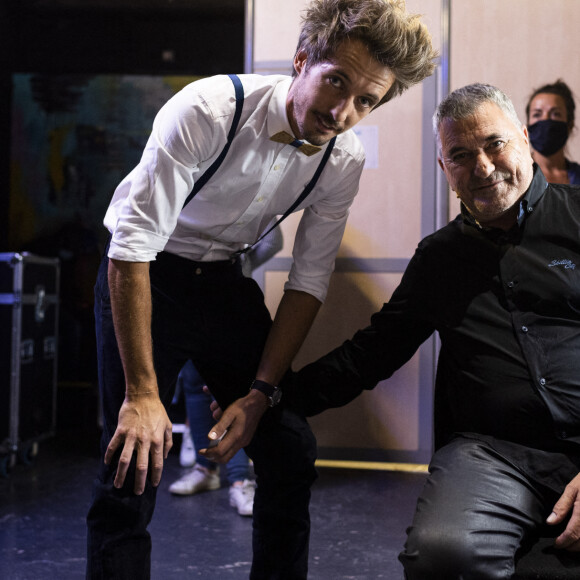 Exclusif - Gus et Jean-Marie Bigard - Backstage de l'enregistrement de l'émission "Les comiques préférés des français" au Dôme des Sports, qui sera diffusée le 10 octobre sur France 2.  © Pierre Perusseau / Bestimage